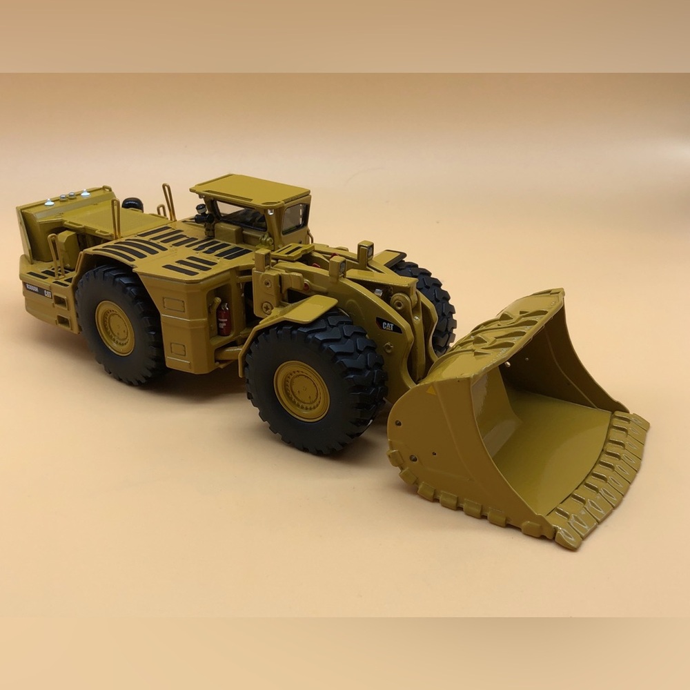 CAT R3000H Underground Mining Loader 1/50 Collectible Diecast